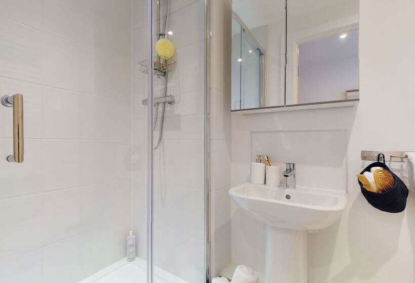 Общежитие Gorgeous Studios Newcastle Under Lyme Campus Accommodation