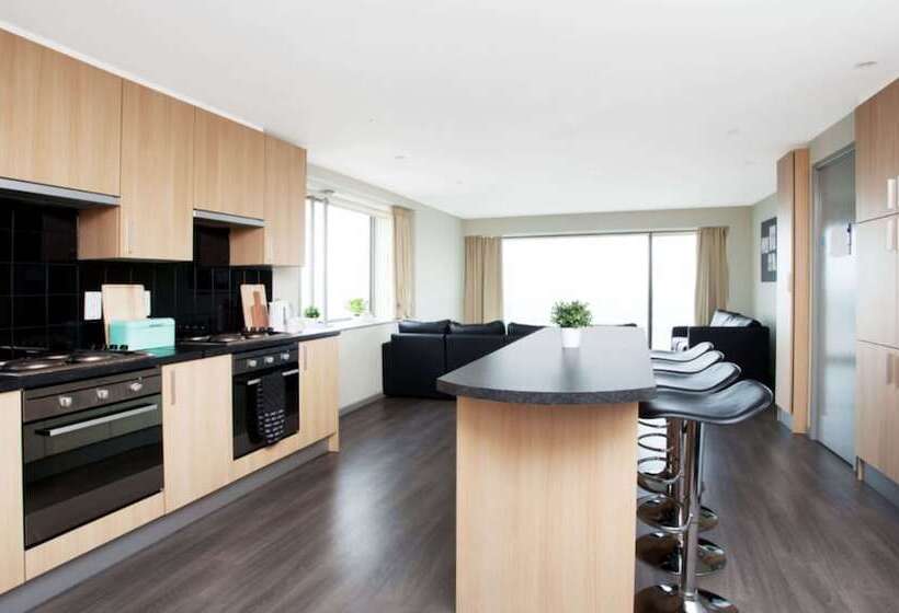 Albergue Vibrant Rooms For Students Only   London