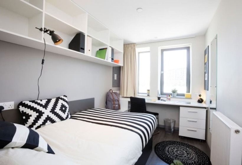 Albergue Vibrant Rooms For Students Only   London