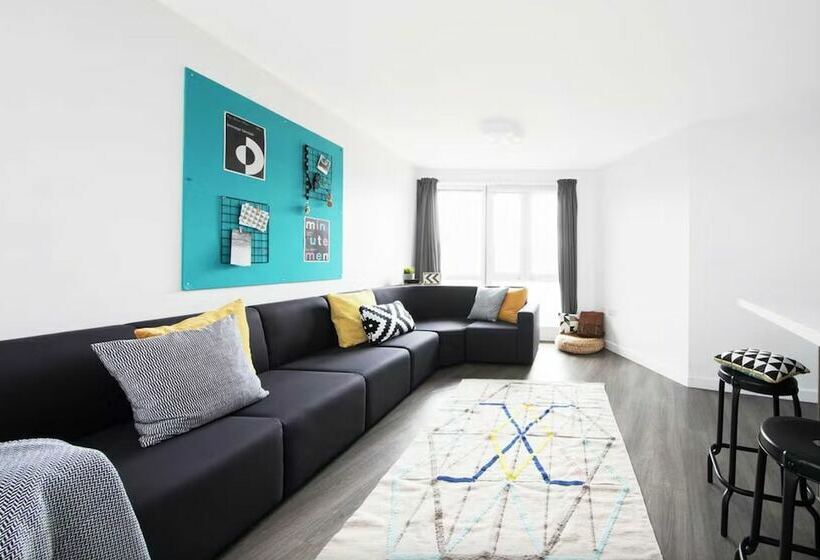 هاستل Vibrant Rooms Students Only   Coventry