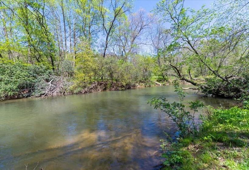 Alessandras   Beautiful Rustic Chic Riverfront Cabin Fireplace Pet Friendly