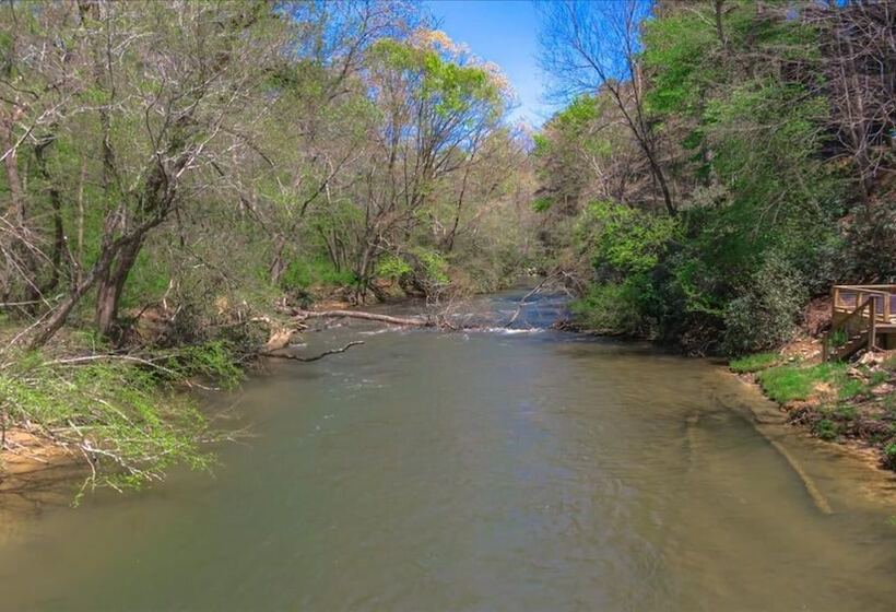 Alessandras   Beautiful Rustic Chic Riverfront Cabin Fireplace Pet Friendly