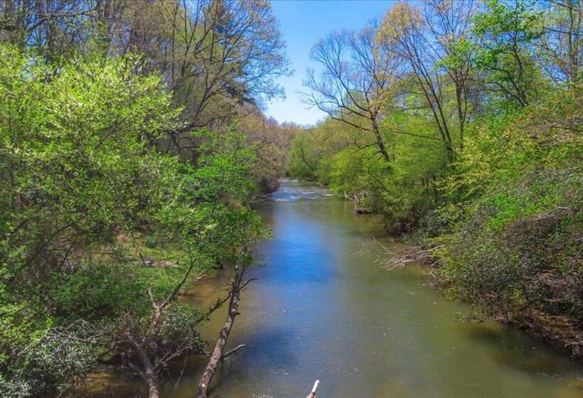 Alessandras   Beautiful Rustic Chic Riverfront Cabin Fireplace Pet Friendly