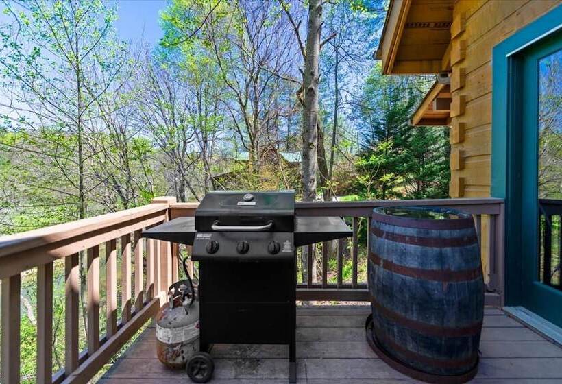 Alessandras   Beautiful Rustic Chic Riverfront Cabin Fireplace Pet Friendly