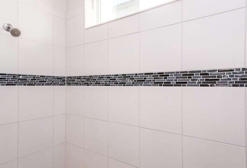 Avenger S, Frozen And Alice In Wonderland Themed Rooms! Private Pool And Modern Decor!