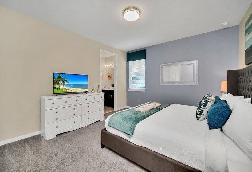 Avenger S, Frozen And Alice In Wonderland Themed Rooms! Private Pool And Modern Decor!