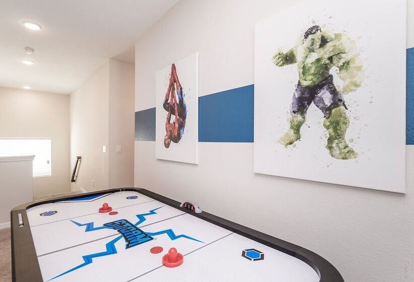 Avenger S, Frozen And Alice In Wonderland Themed Rooms! Private Pool And Modern Decor!