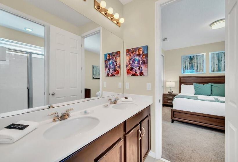 Avenger S, Frozen And Alice In Wonderland Themed Rooms! Private Pool And Modern Decor!