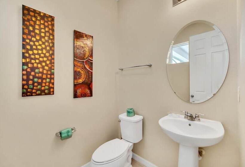 Avenger S, Frozen And Alice In Wonderland Themed Rooms! Private Pool And Modern Decor!