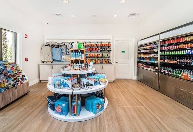 Avenger S, Frozen And Alice In Wonderland Themed Rooms! Private Pool And Modern Decor!