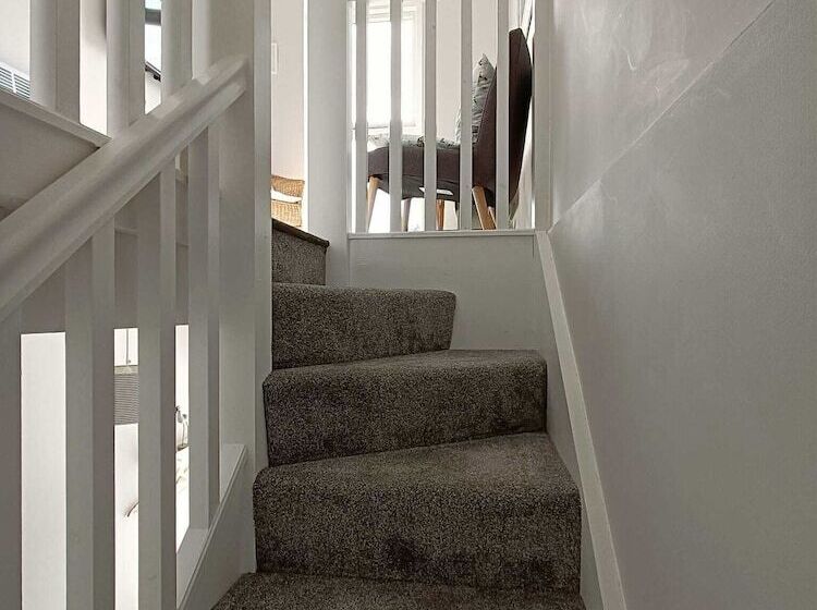 Beautiful 1 Bed Riversi Cottage Located In Malpas