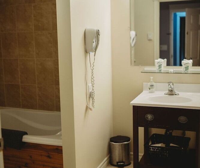 Bed and Breakfast Carriage House Inn Four And A Half Stars