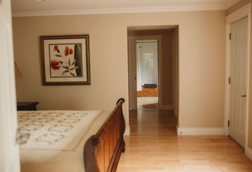 Bed and Breakfast Carriage House Inn Four And A Half Stars