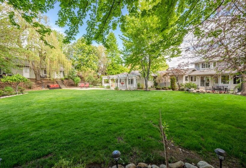 민박 Munson Mountain Estates