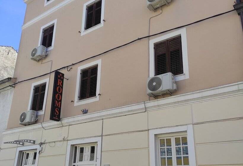 住宿加早餐 Pula Center Rooms