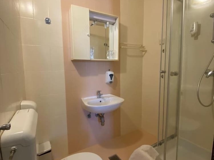 住宿加早餐 Pula Center Rooms