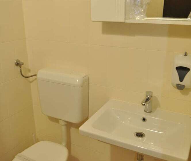 住宿加早餐 Pula Center Rooms