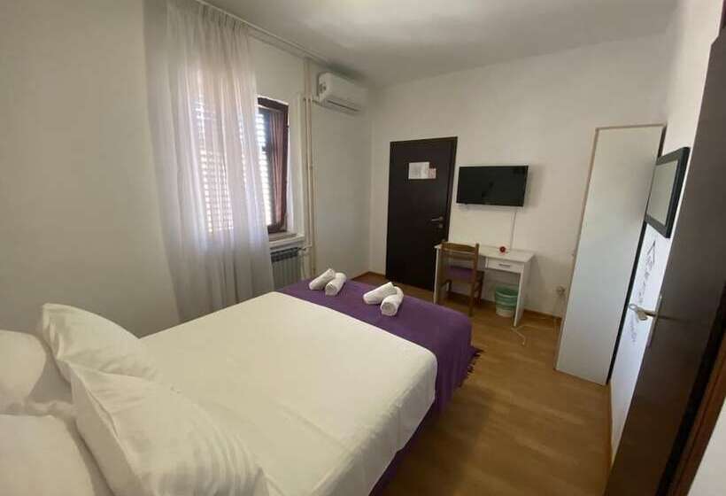 住宿加早餐 Pula Center Rooms