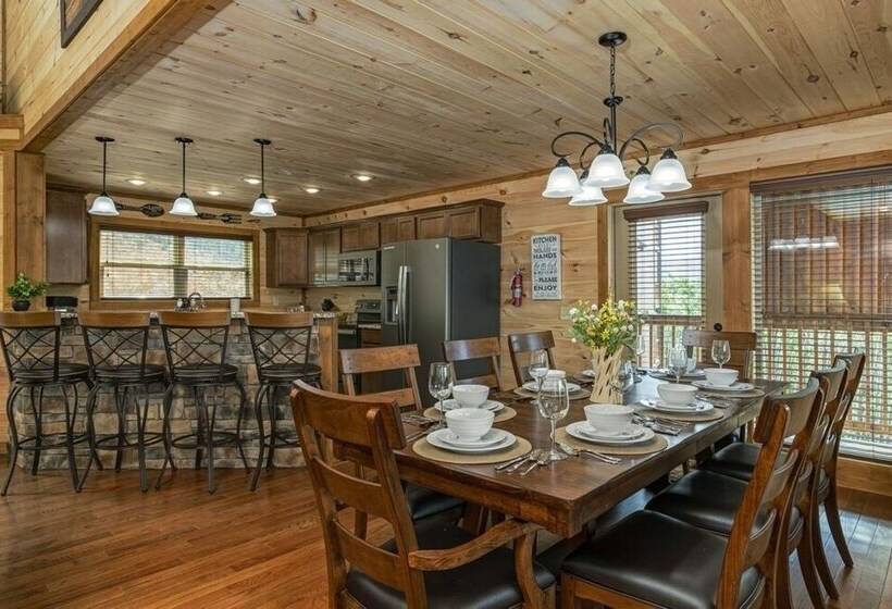 Big Bear Retreat   4 Bedrooms, 4.5 Baths, Sleeps 12 4 Cabin By Redawning