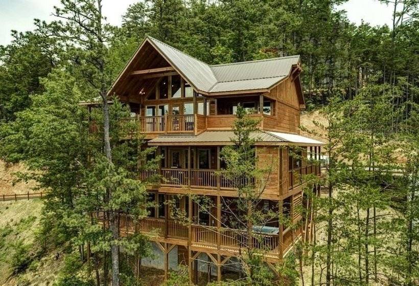 Big Bear Retreat   4 Bedrooms, 4.5 Baths, Sleeps 12 4 Cabin By Redawning