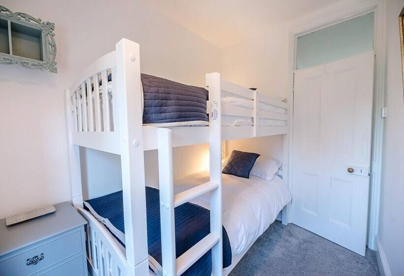 Bonheur, 16 Bartholomew Green, Southwold