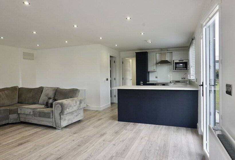 Castle View Chalet By Clonlum Cottages