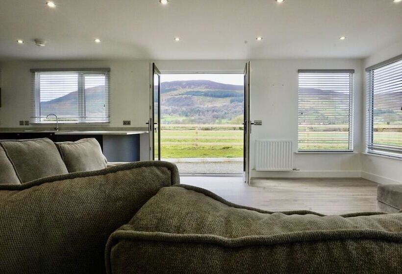 Castle View Chalet By Clonlum Cottages