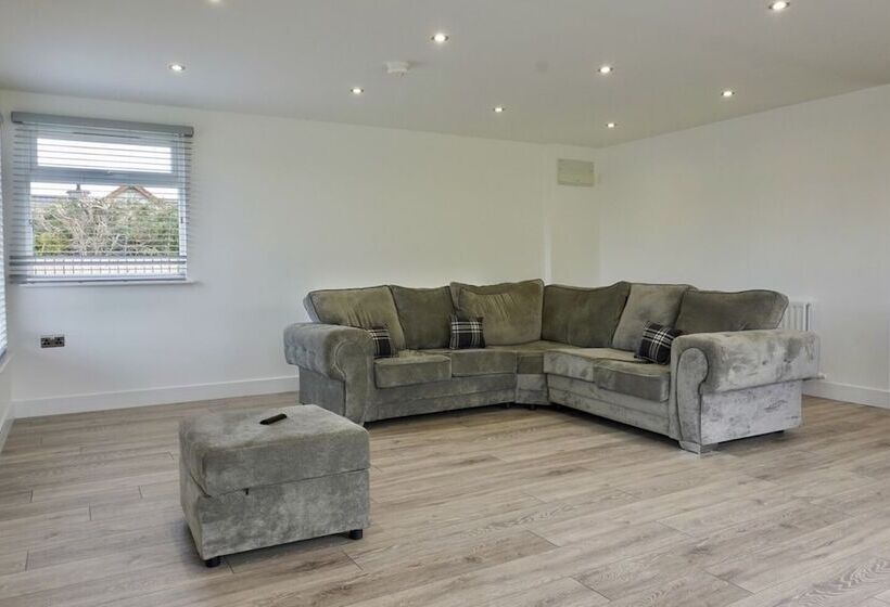 Castle View Chalet By Clonlum Cottages