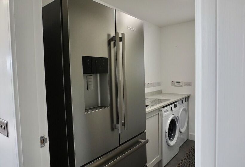 Castle View Chalet By Clonlum Cottages