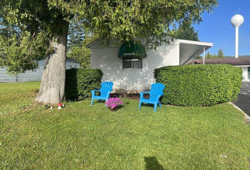 Cedars Motel
