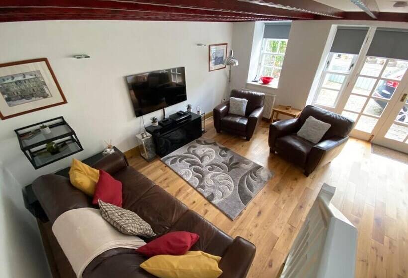 Charming Barn Conversion On Private Estate