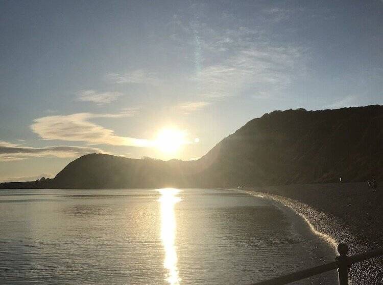 Charming Gnome Cottage, In Devon Near Sidmouth