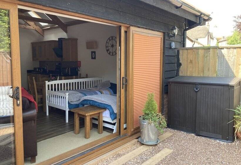 Charming Gnome Cottage, In Devon Near Sidmouth