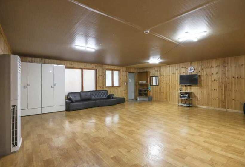 Cheongpyeonggyegok Bangju Pension