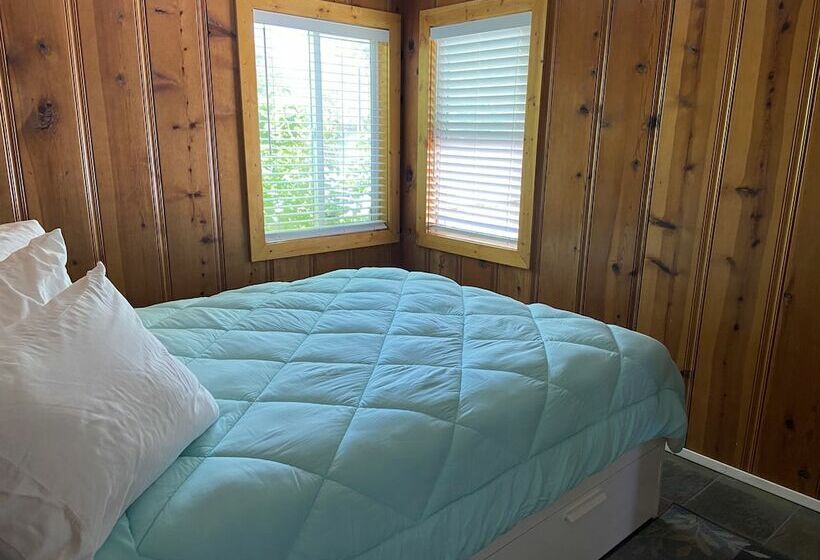 Clearlake Cabins