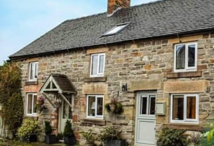 Cosy & Spacious Cottage In Scenic Village With Pub