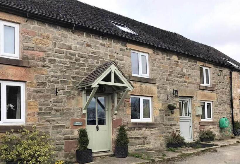 Cosy & Spacious Cottage In Scenic Village With Pub