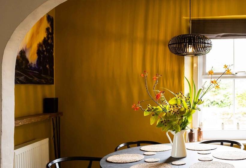 Cosy, Tranquil, Fully Equipped & Beautiful Garden