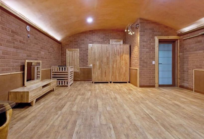 Eunseok Healing Maeul Pensionn