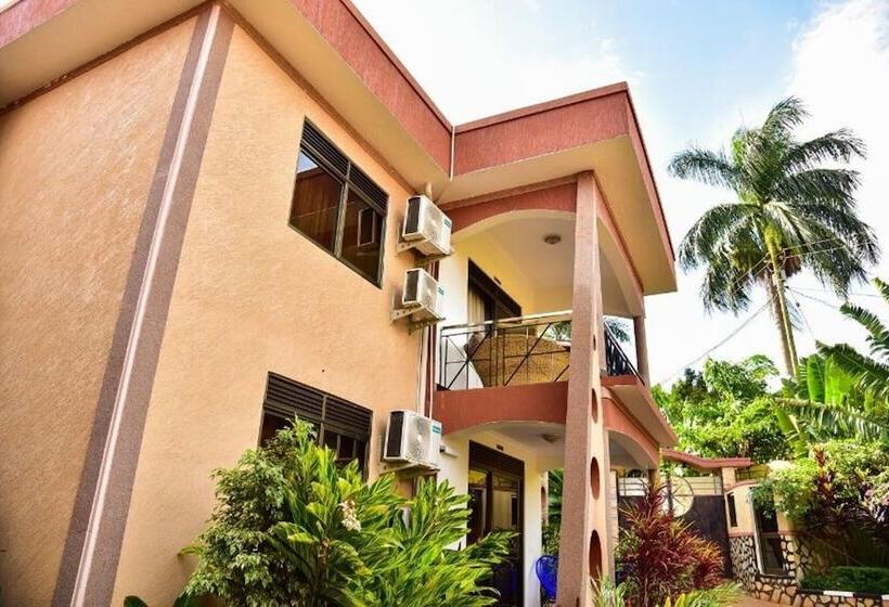 Four Vins Hotel & Apartments