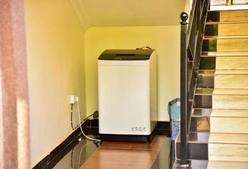 Four Vins Hotel & Apartments