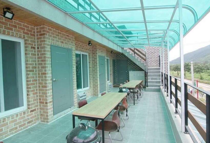 Gapyeong Sagyejeol Pension