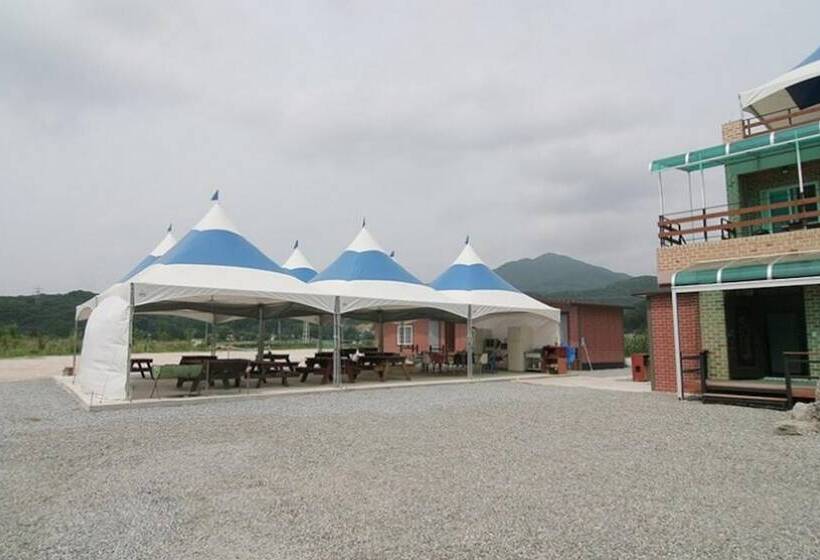 Gapyeong Sagyejeol Pension