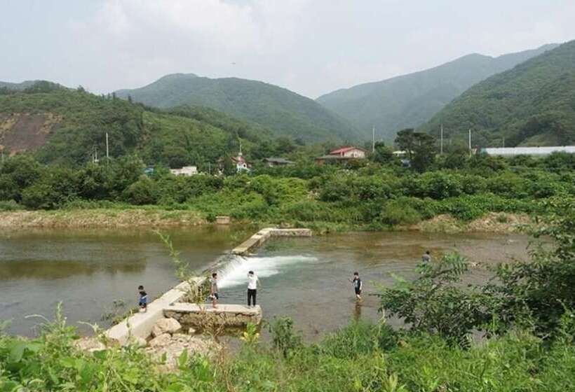 Gapyeong Sagyejeol Pension