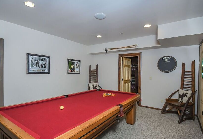 Hemlock Hideaway