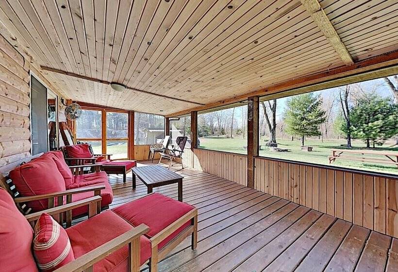 Hidden Forest Retreat