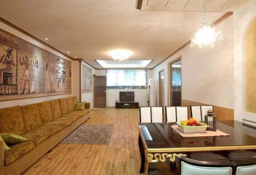 Hongcheon Bogeumjari Pension