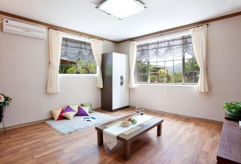 Hongcheon Bogeumjari Pension