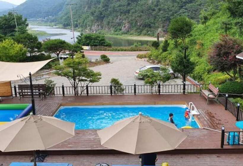 Hongcheon Bogeumjari Pension