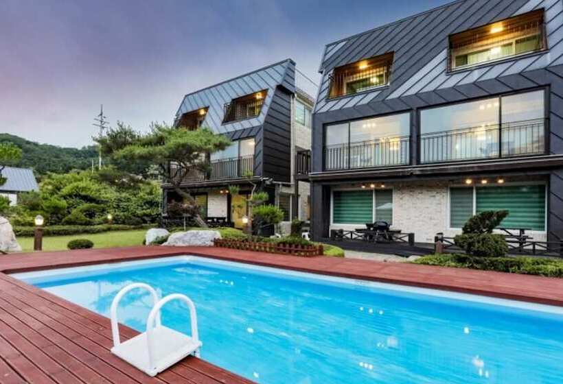 Hongcheon Lama Richa Pension